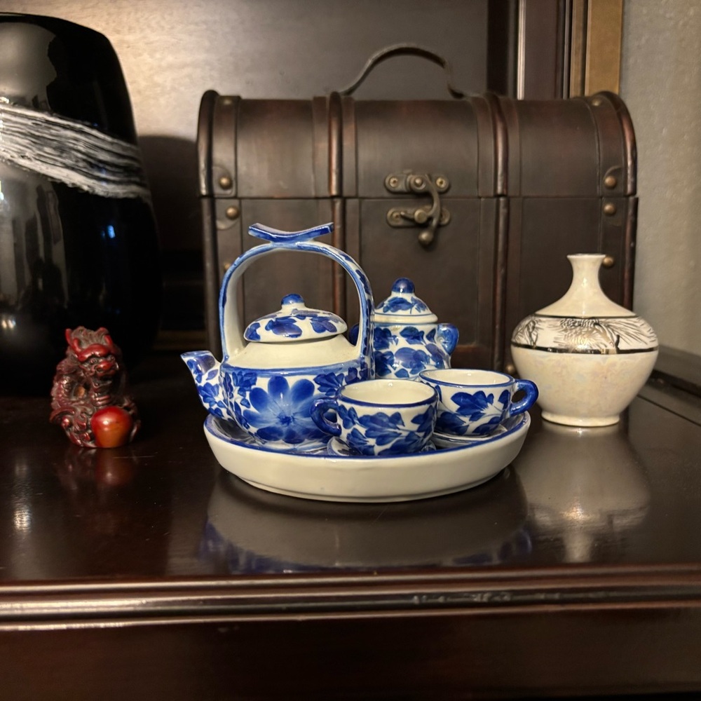 Blue Floral Tea Set